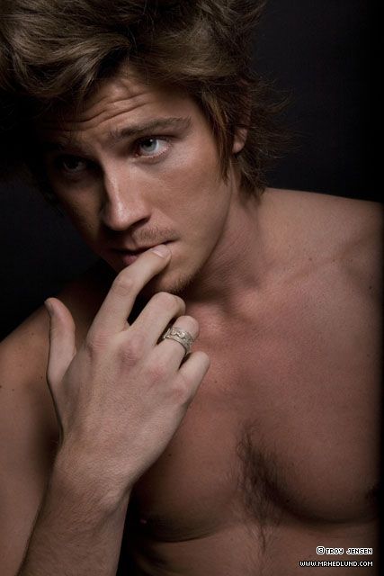 600full-garrett-hedlund.jpeg